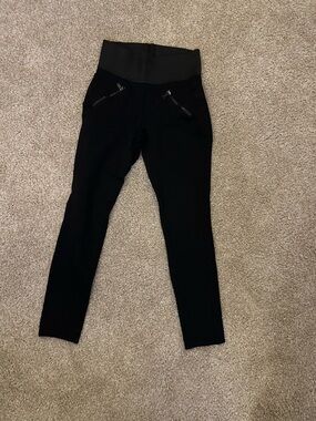 Ciso Black High-Waist Leggings with Front Zip Detail